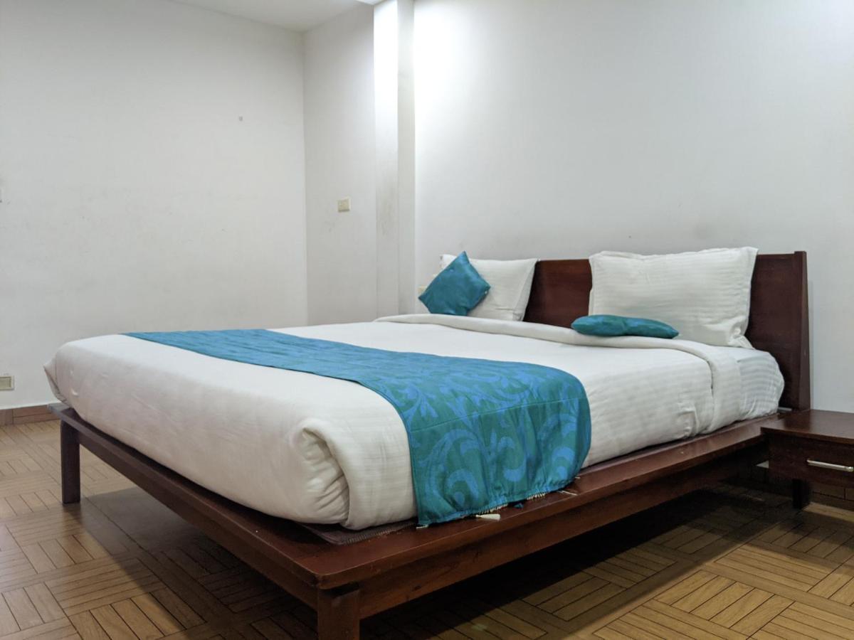 Malabar Plaza Inn Kochi Ngoại thất bức ảnh