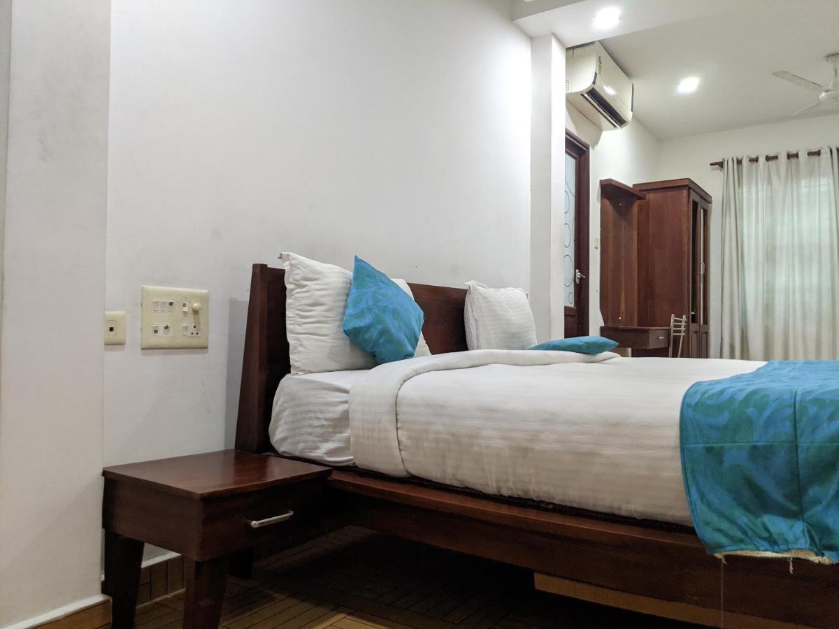 Malabar Plaza Inn Kochi Ngoại thất bức ảnh