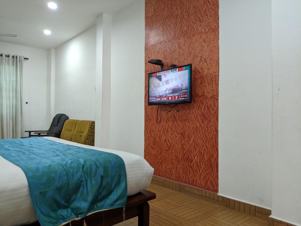 Malabar Plaza Inn Kochi Ngoại thất bức ảnh