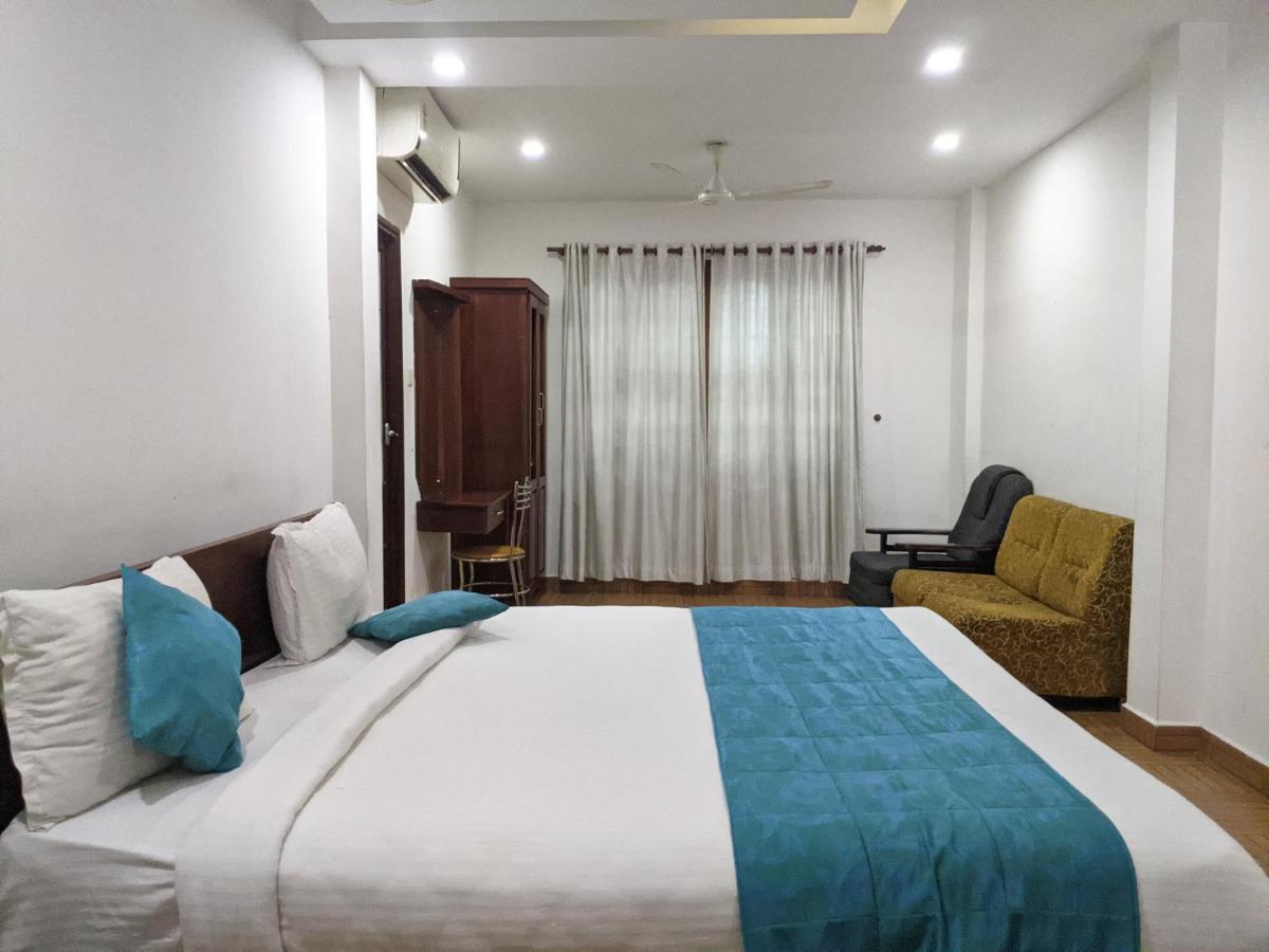 Malabar Plaza Inn Kochi Ngoại thất bức ảnh