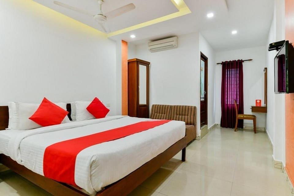 Malabar Plaza Inn Kochi Ngoại thất bức ảnh